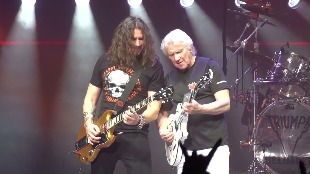 Triumph - Band live performance